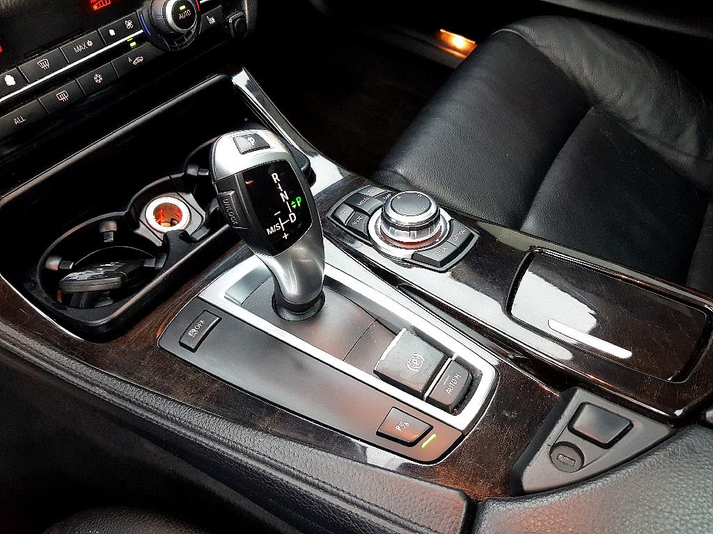 BMW 5 Series 2011 Negro - Importación desde Corea - HF Imports Iquique - Foto 13