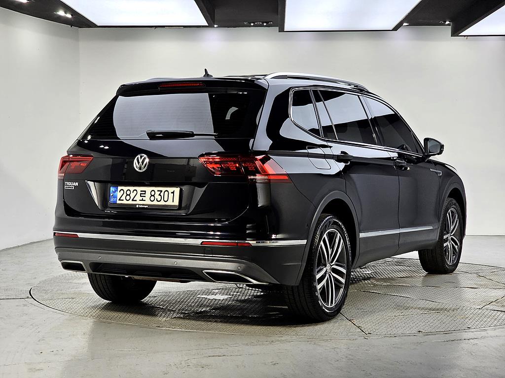 Volkswagen Tiguan - Vista 4