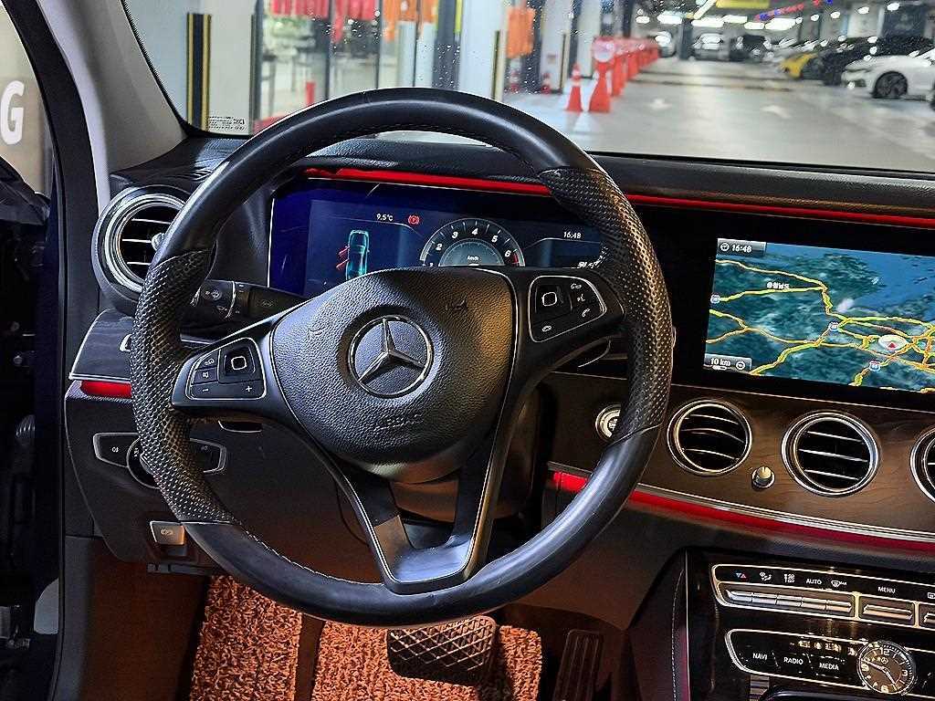 Mercedes Benz E class - Vista 9