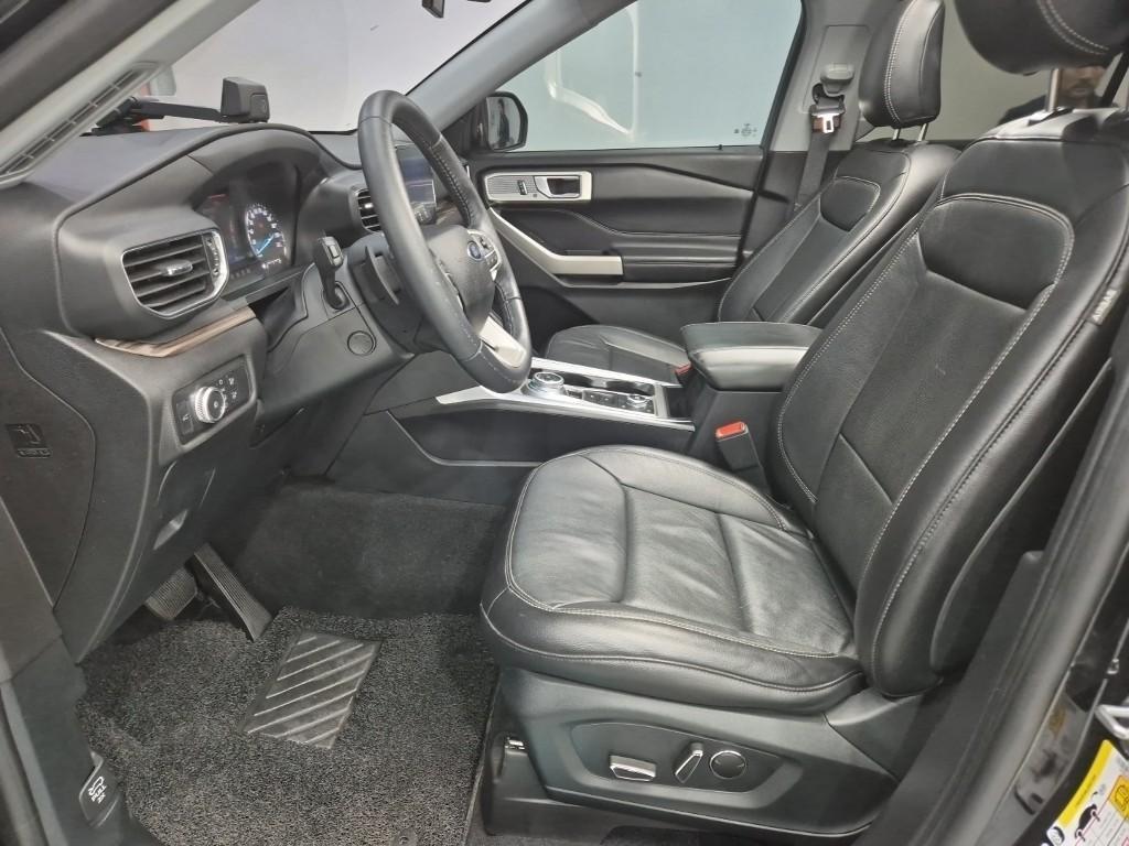 Ford Explorer - Vista 11