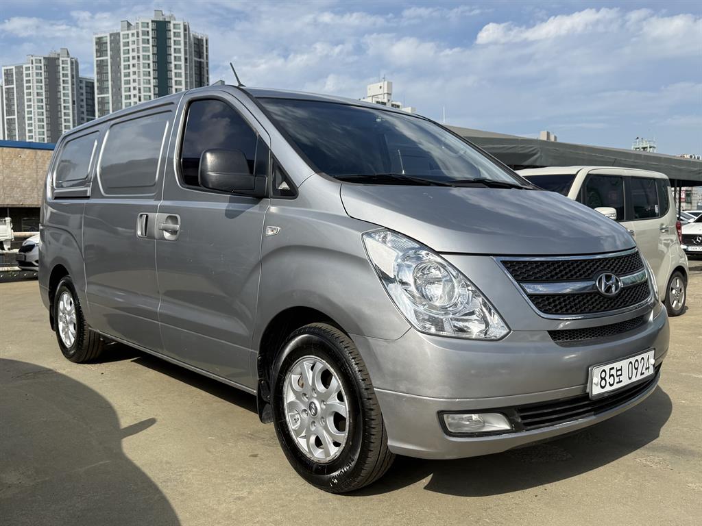 HYUNDAI Starex - Vista 6