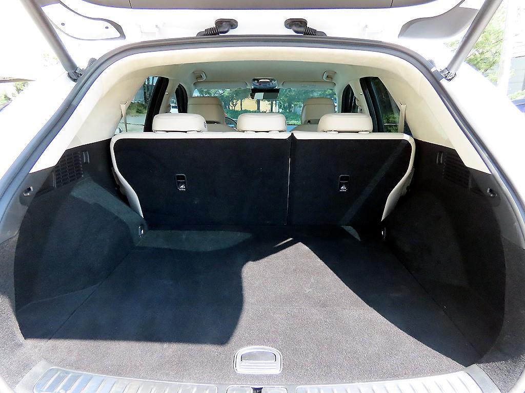 Genesis GV70 2025 Blanco - Importación desde Corea - HF Imports Iquique - Foto 16