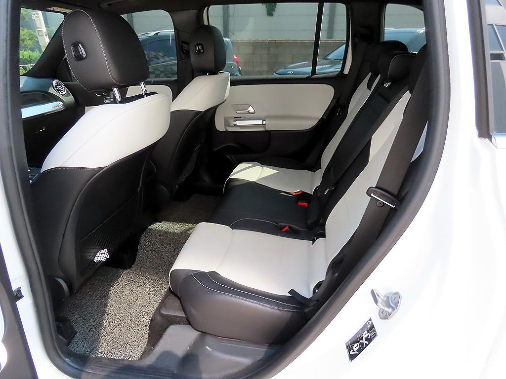 Mercedes Benz GLB Class - Vista 6