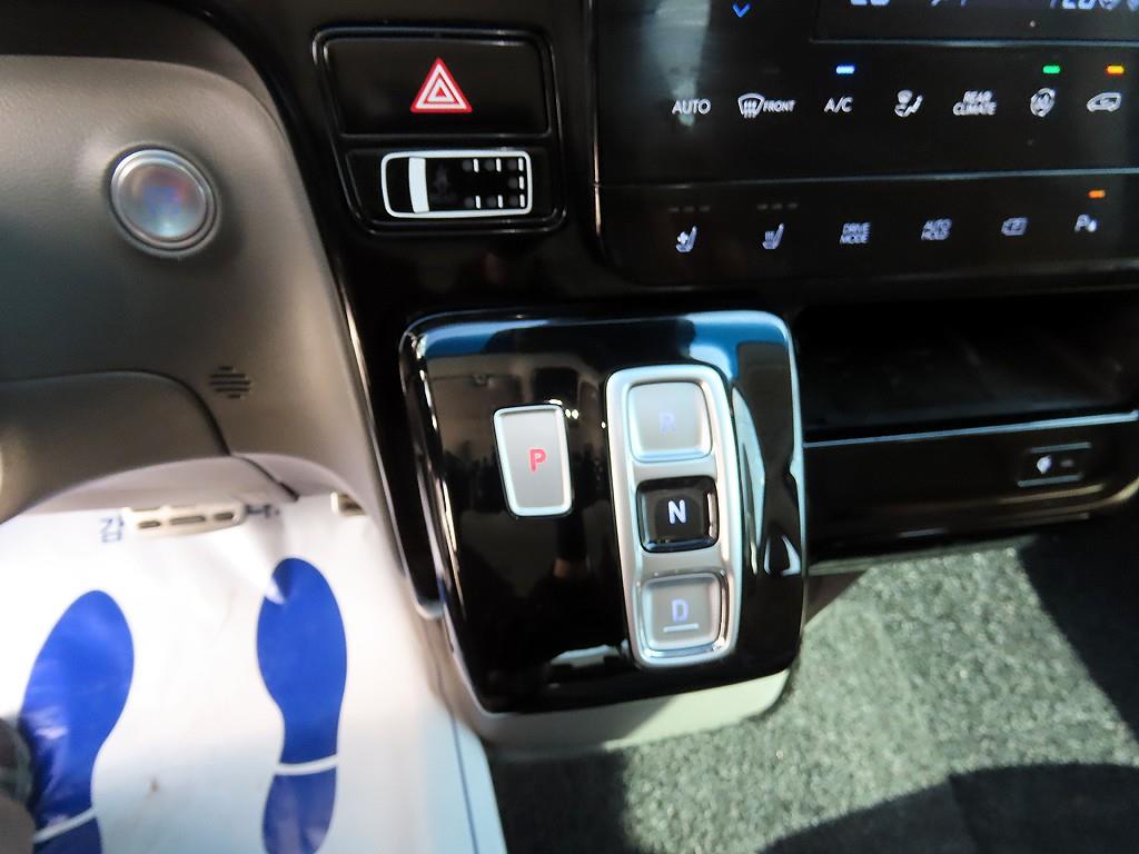 HYUNDAI Staria - Vista 11