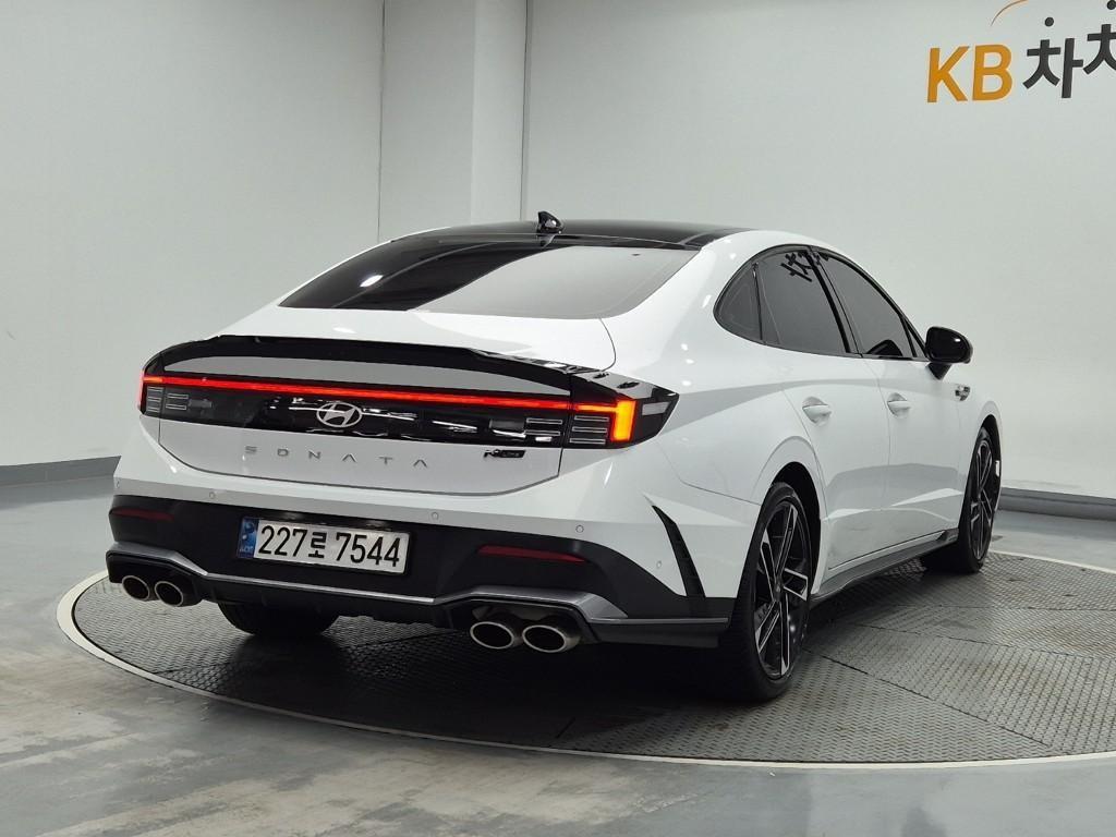 HYUNDAI Sonata - Vista 3