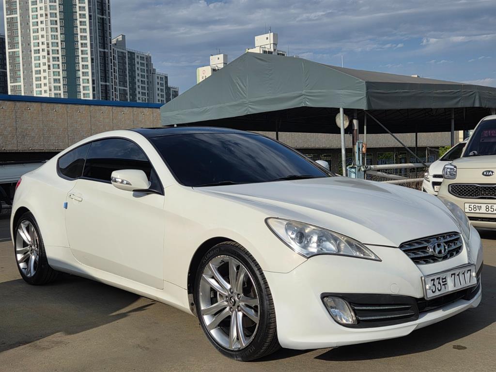 HYUNDAI Genesis - Vista 2