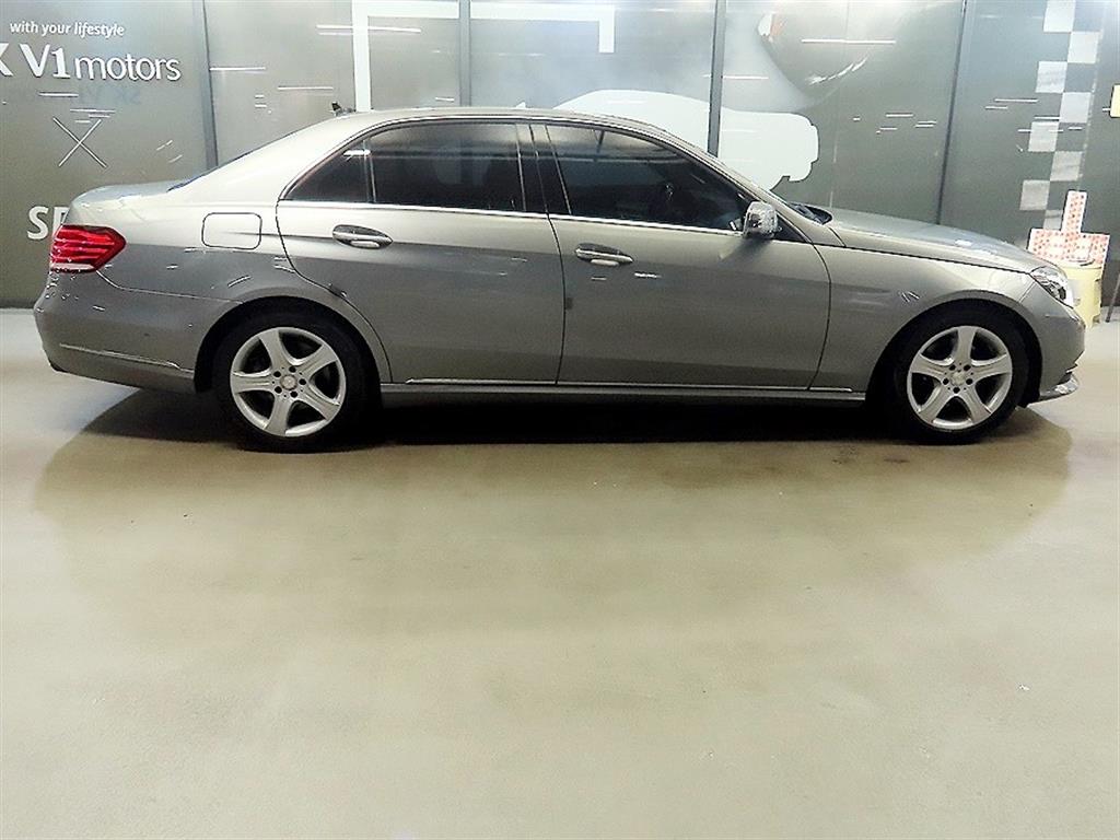 Mercedes Benz E class - Vista 3