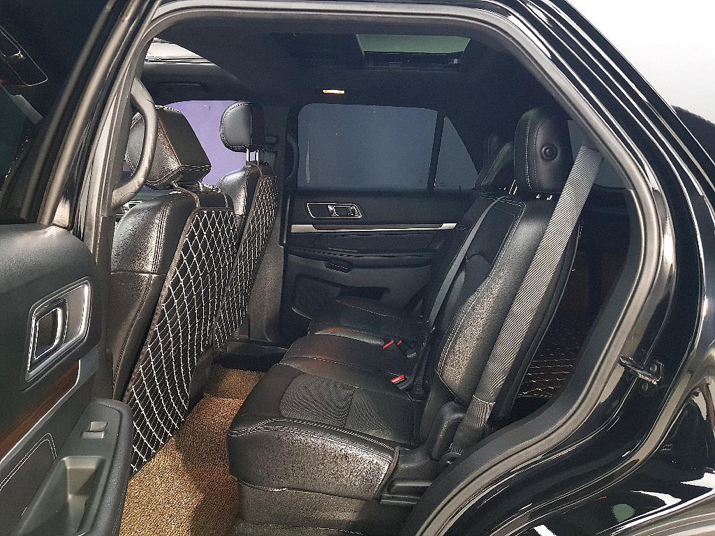 Ford Explorer - Vista 9