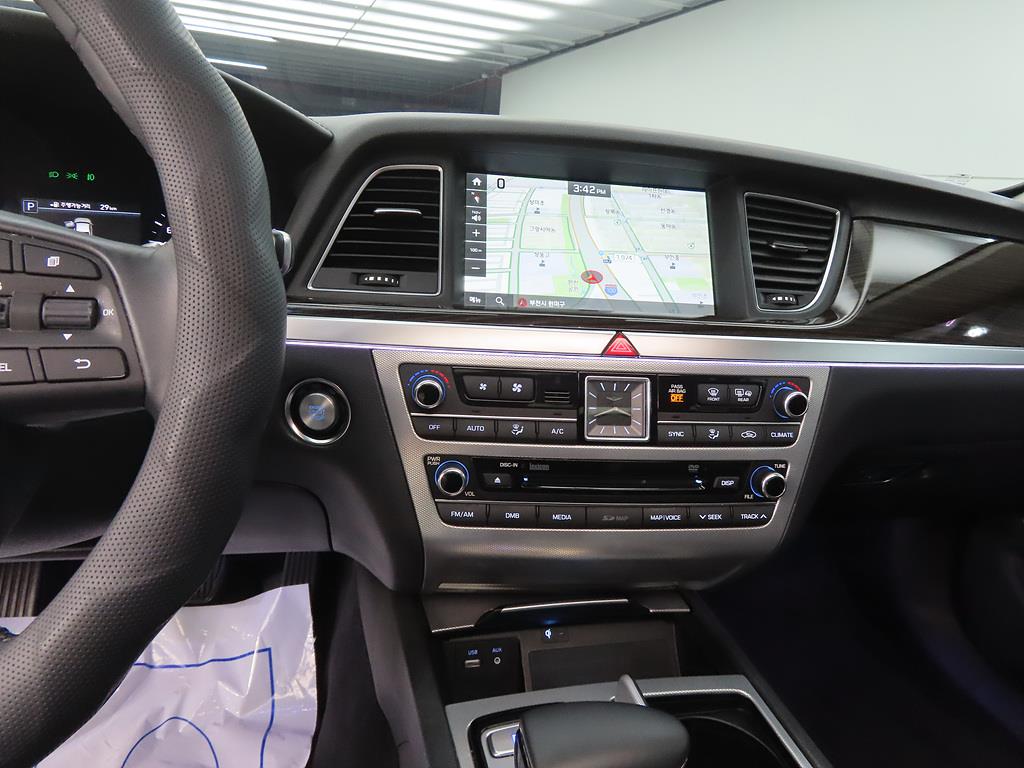 Genesis G80 - Vista 10