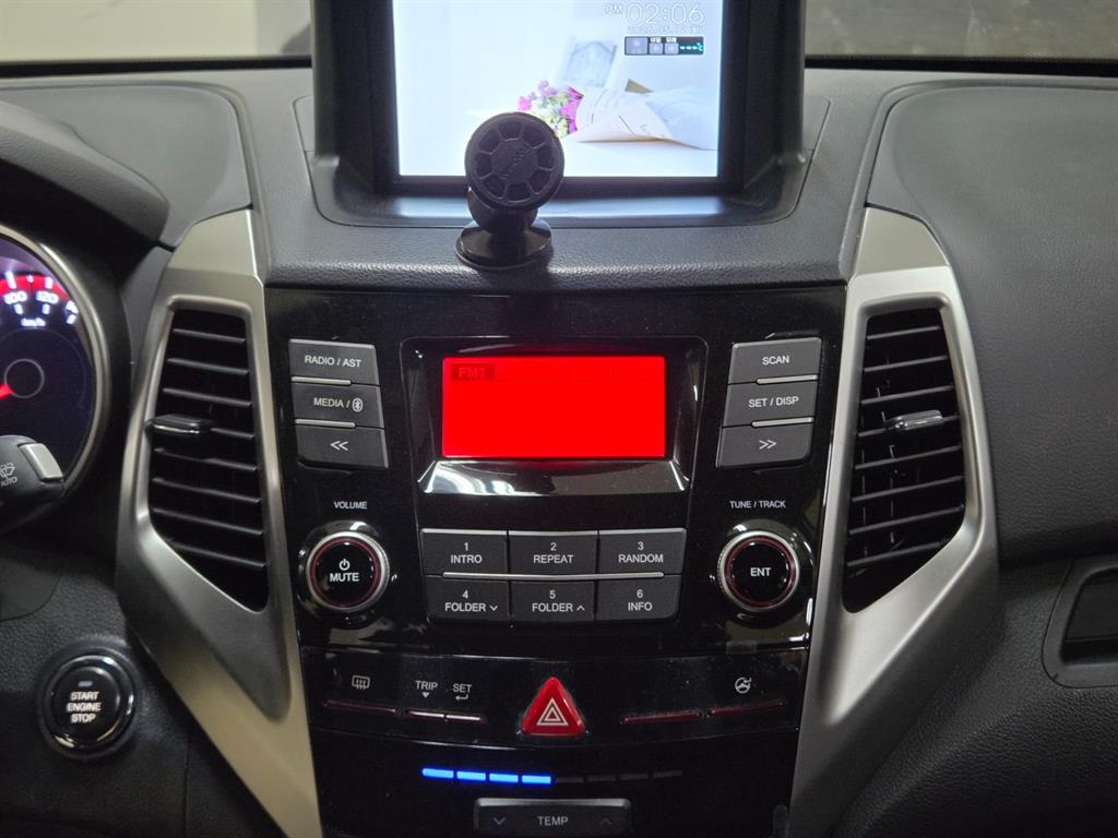 Ssangyong Tivoli - Vista 11