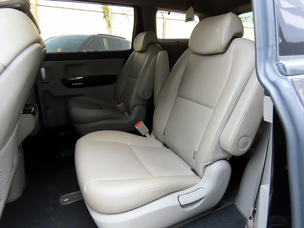KIA Carnival - Vista 6
