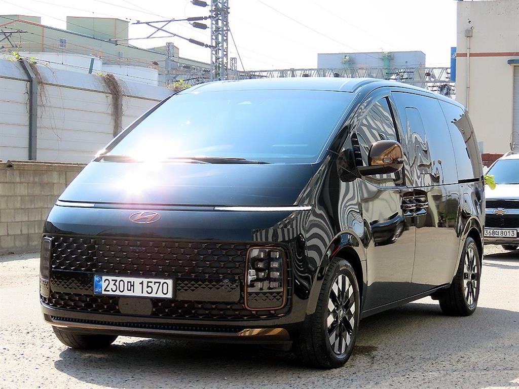 HYUNDAI Staria - Vista 2
