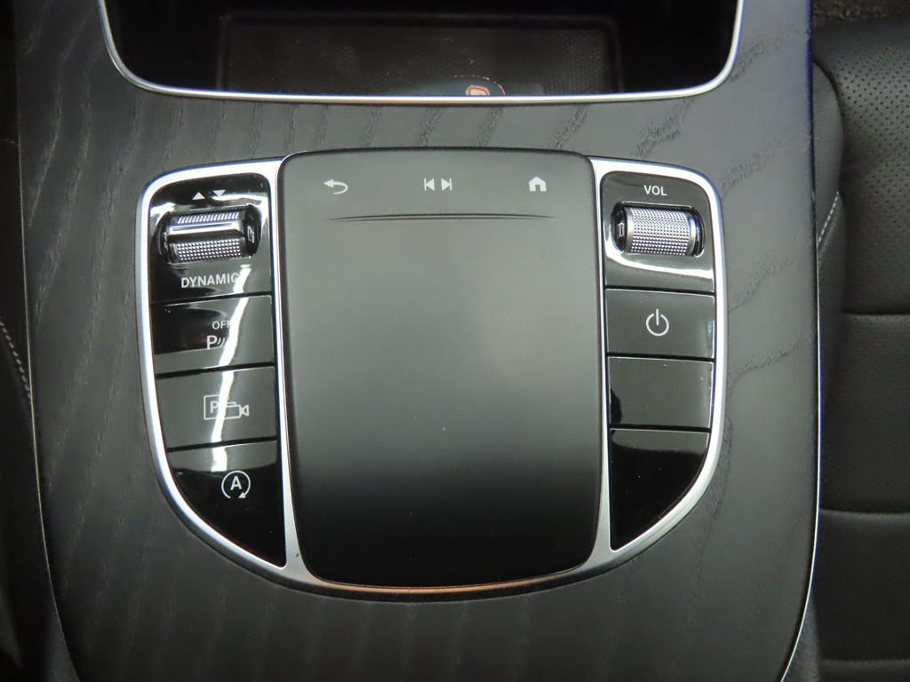Mercedes Benz E class - Vista 12