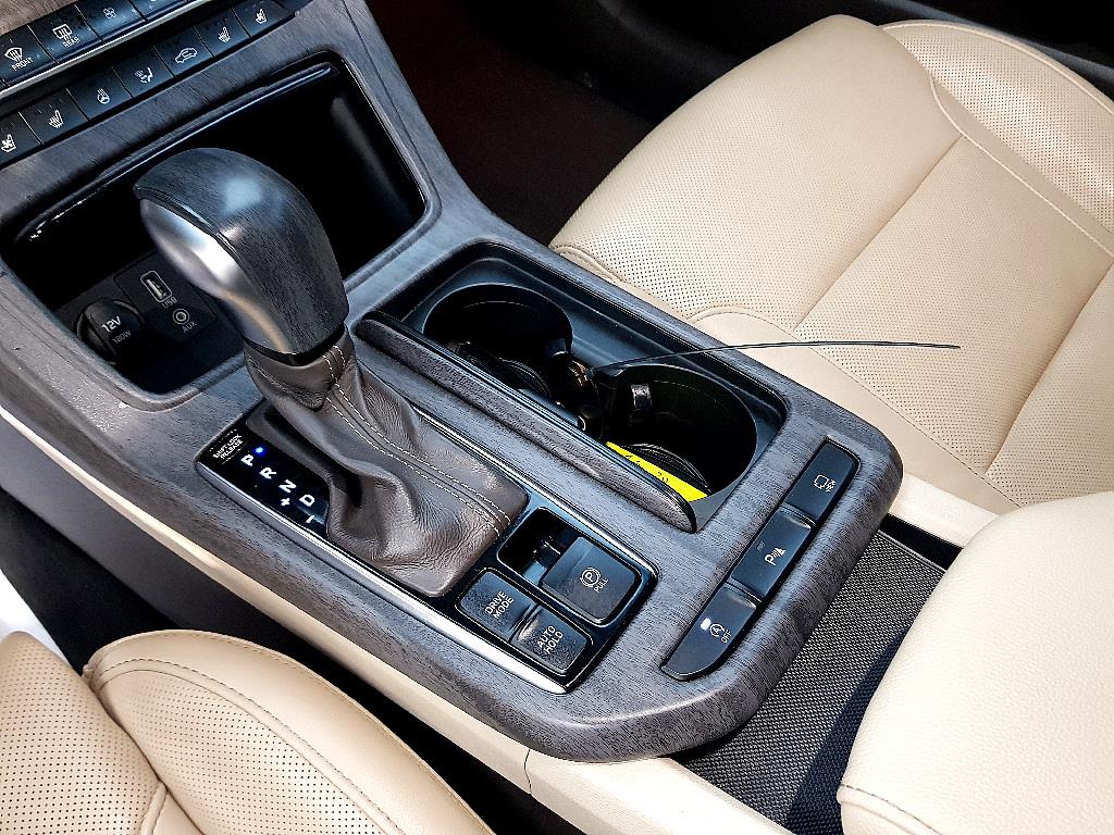 HYUNDAI Grandeur - Vista 12