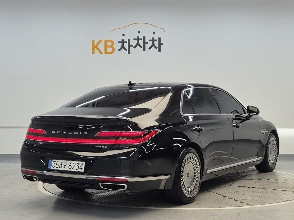 Genesis G90 - Vista 3