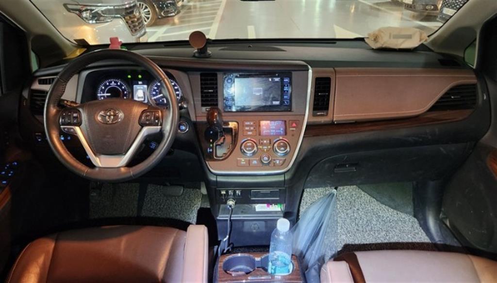 Toyota Siena - Vista 7