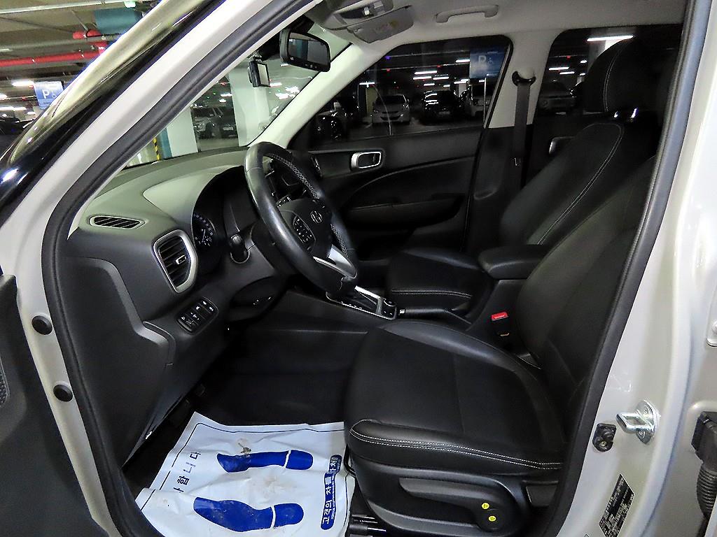 HYUNDAI Venue - Vista 6