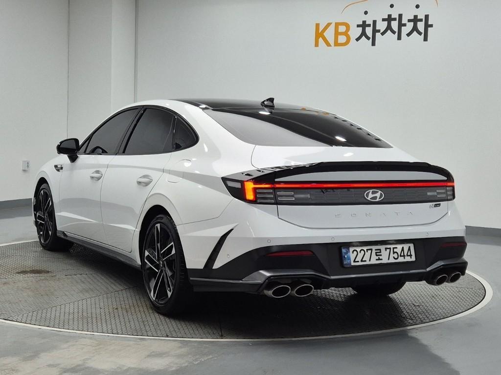 HYUNDAI Sonata - Vista 2
