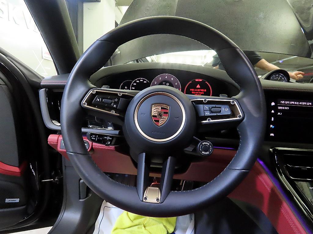 Porsche Panamera - Vista 4