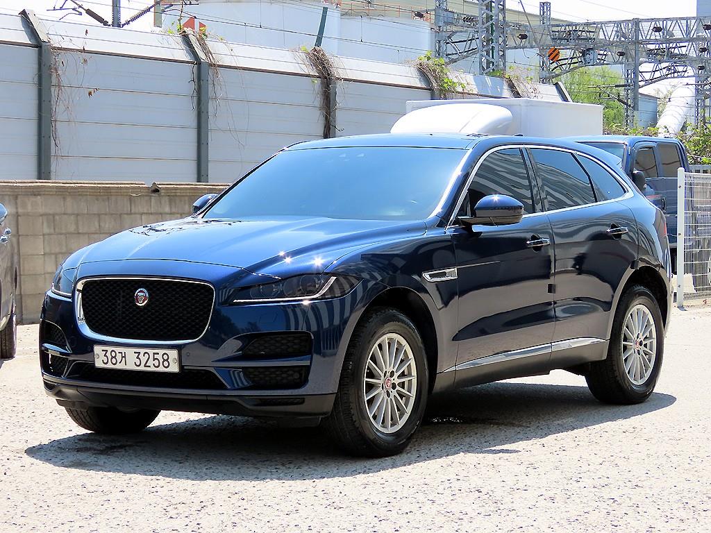 Jaguar F-PACE - Vista 2