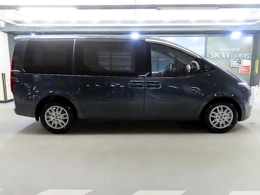 HYUNDAI Staria - Vista 3