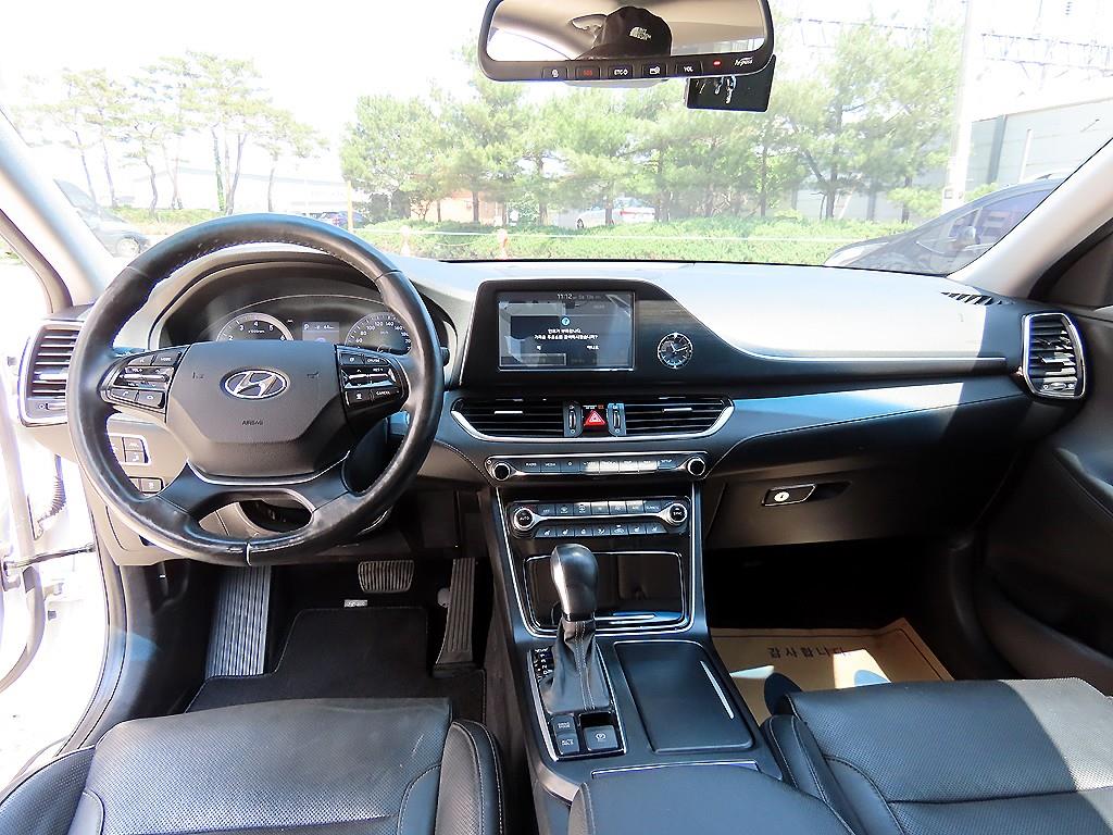 HYUNDAI Grandeur - Vista 7