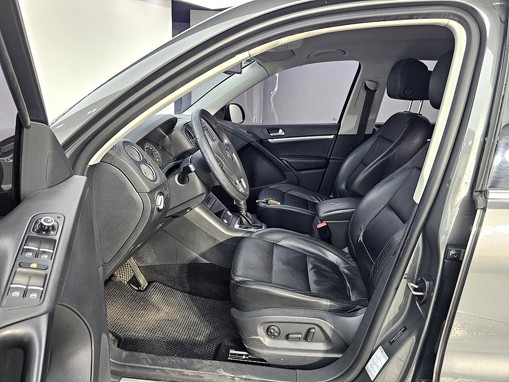 Volkswagen Tiguan - Vista 8