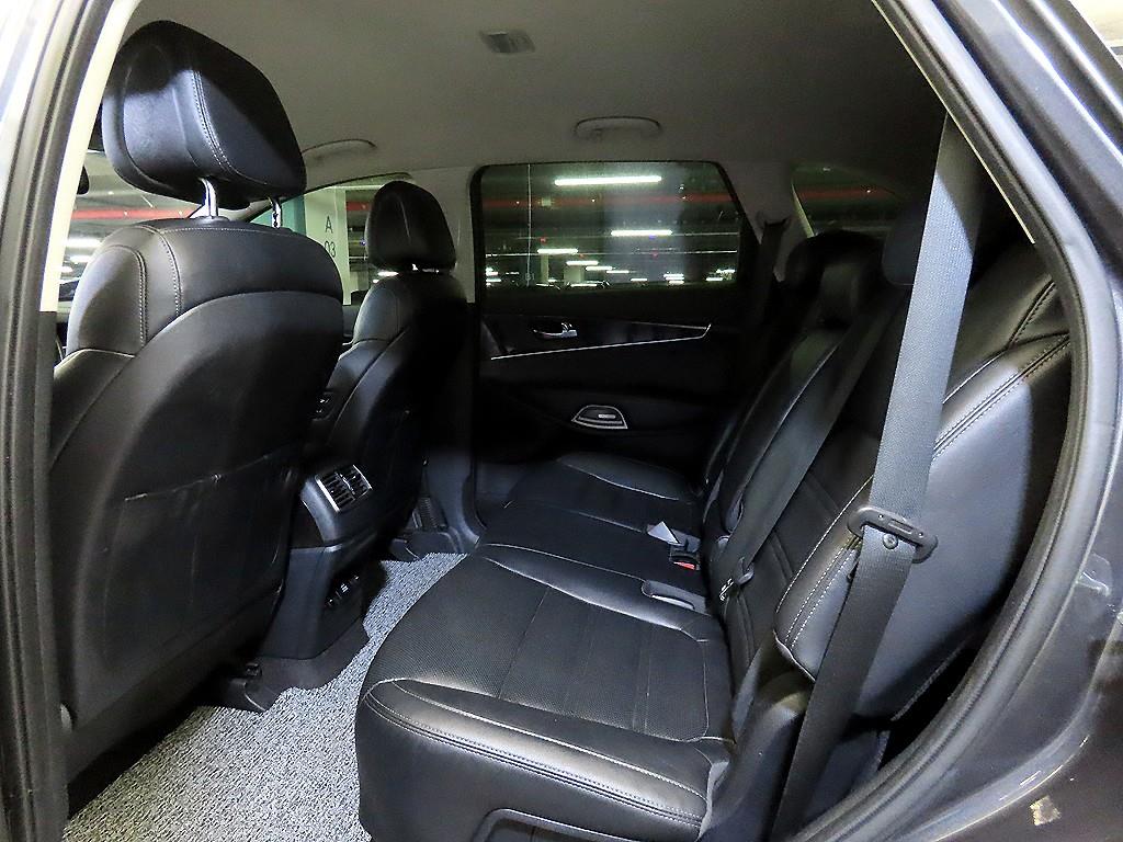 KIA Sorento - Vista 7