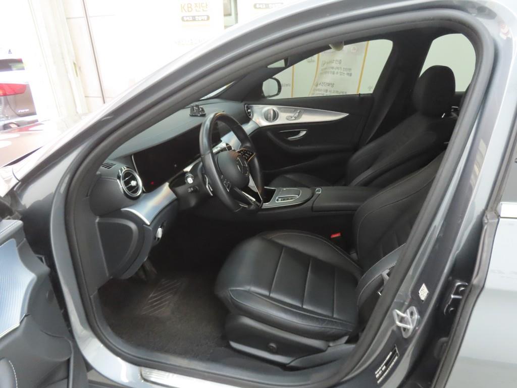 Mercedes Benz E class - Vista 5