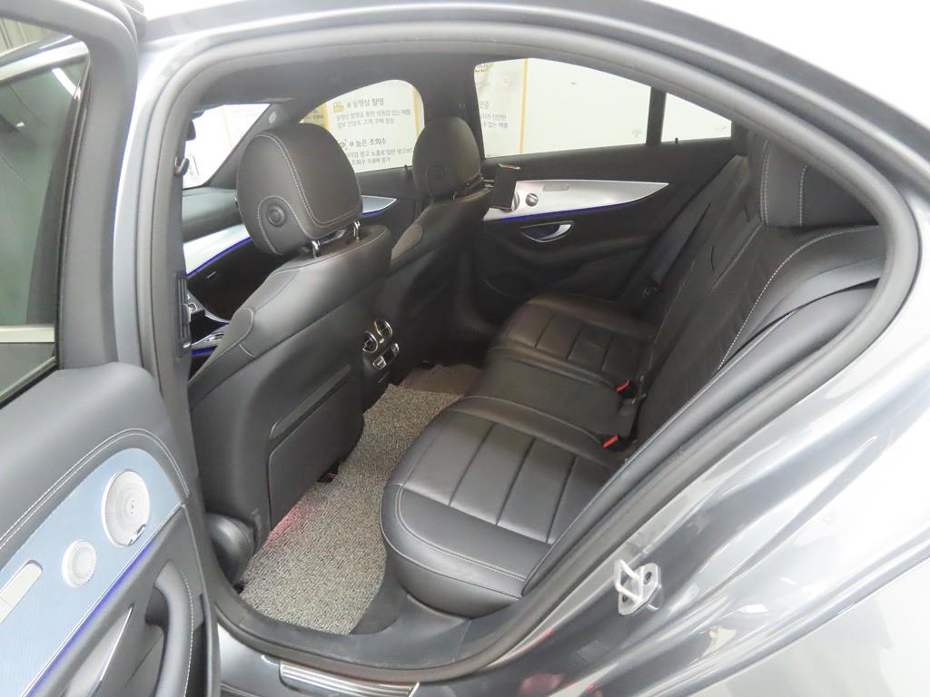 Mercedes Benz E class - Vista 6