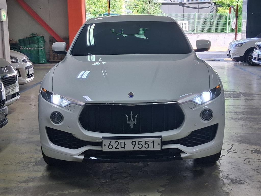 Maserati Levante 2017 Blanco - Importación desde Corea - HF Imports Iquique - Foto 1