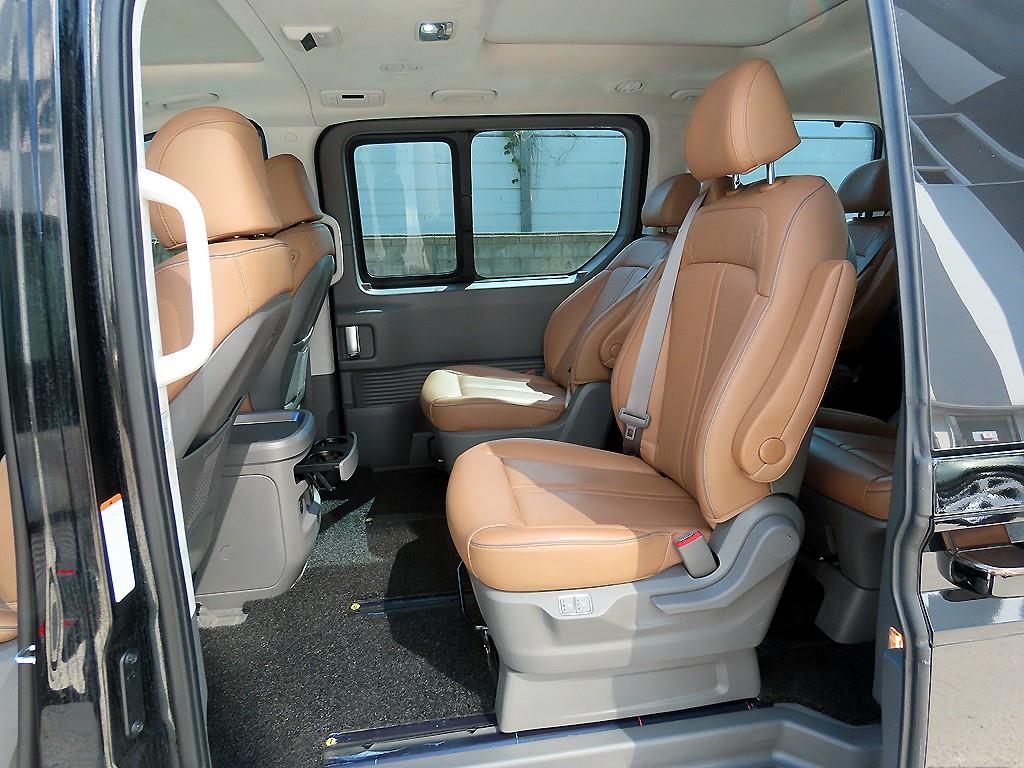 HYUNDAI Staria - Vista 6