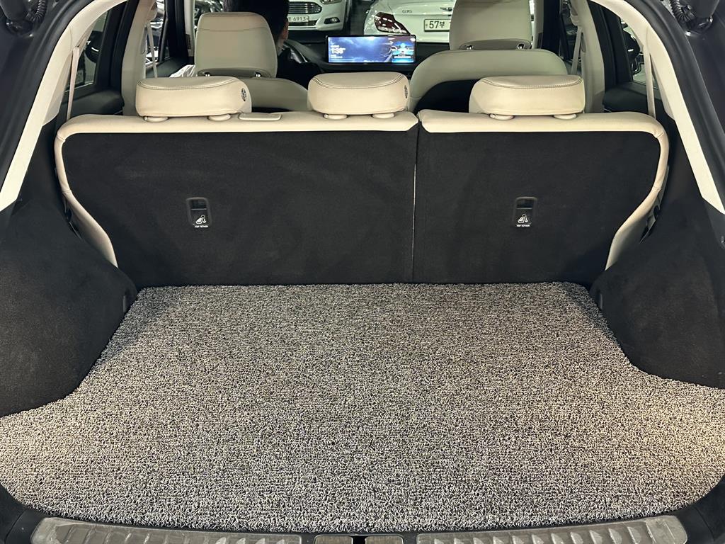Genesis GV70 - Vista 6