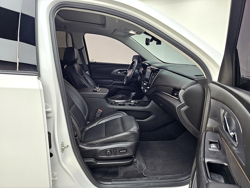 Chevrolet Travers - Vista 10