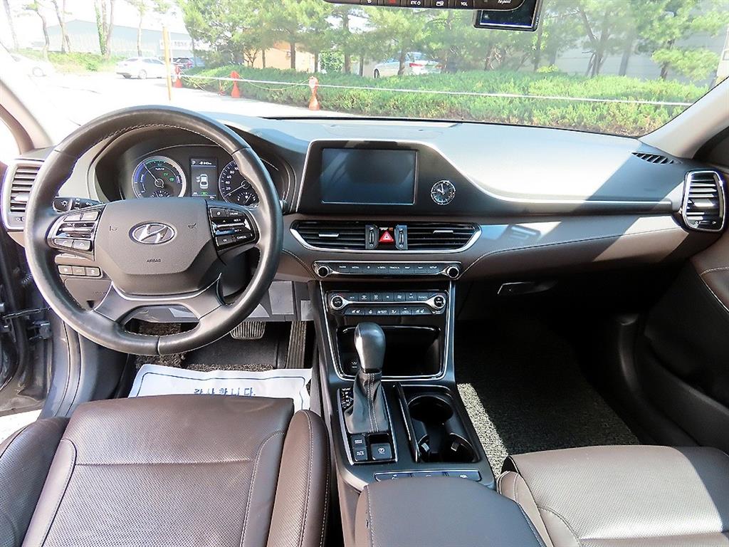 HYUNDAI Grandeur - Vista 7