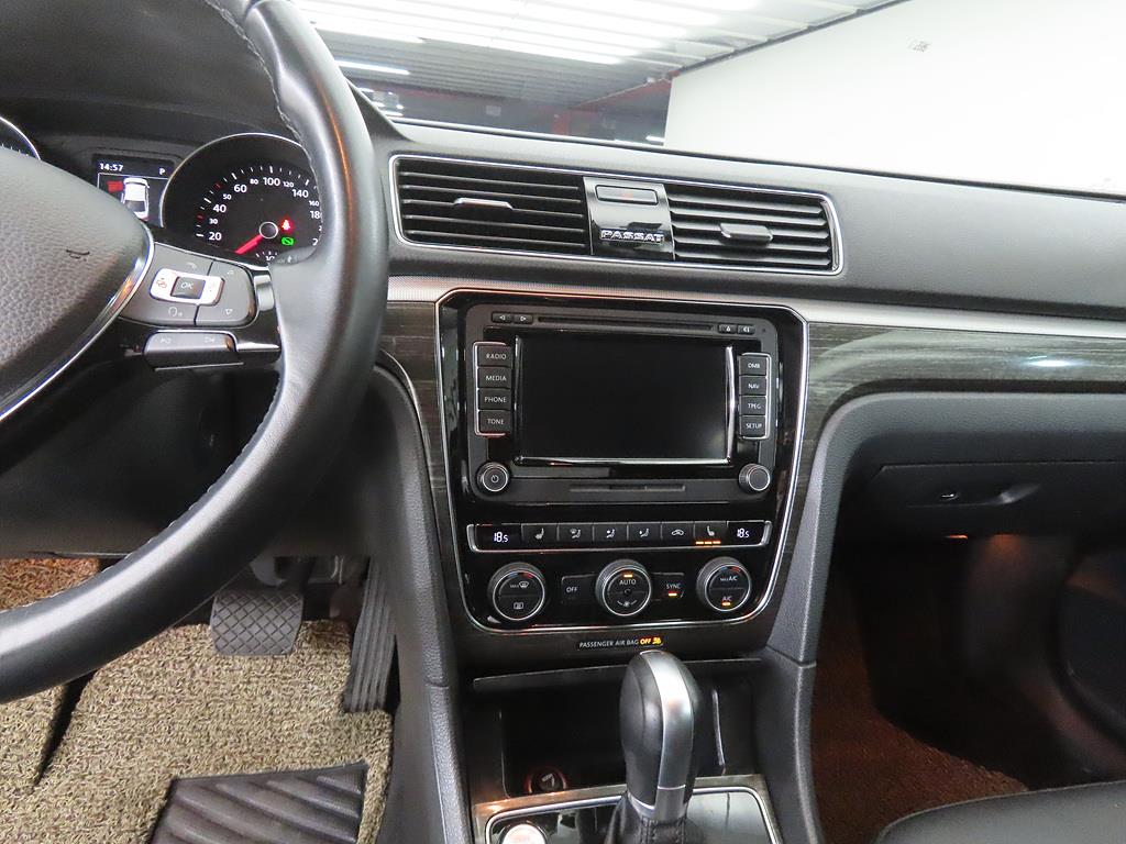 Volkswagen Passat - Vista 10