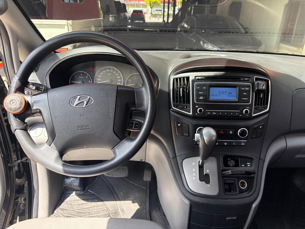 HYUNDAI Starex - Vista 5