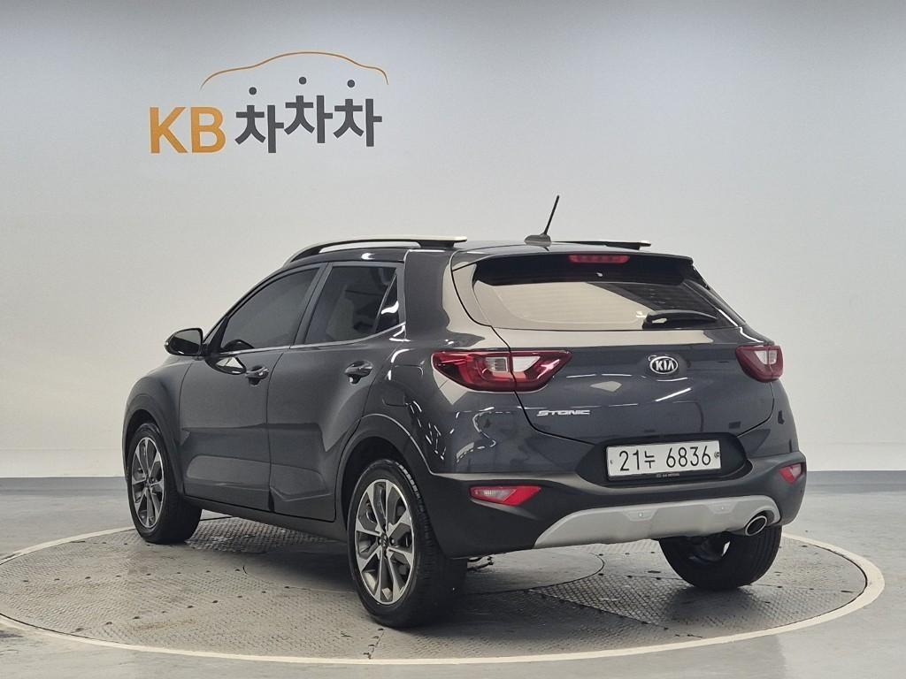 KIA Stonic - Vista 2