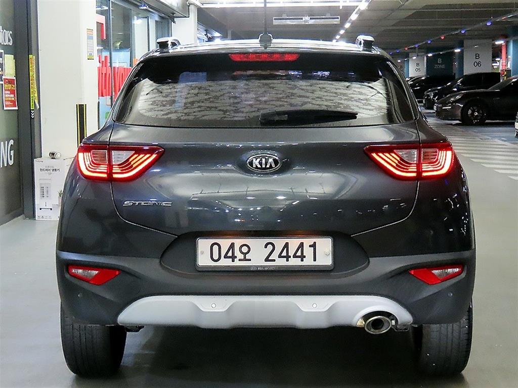 KIA Stonic - Vista 5