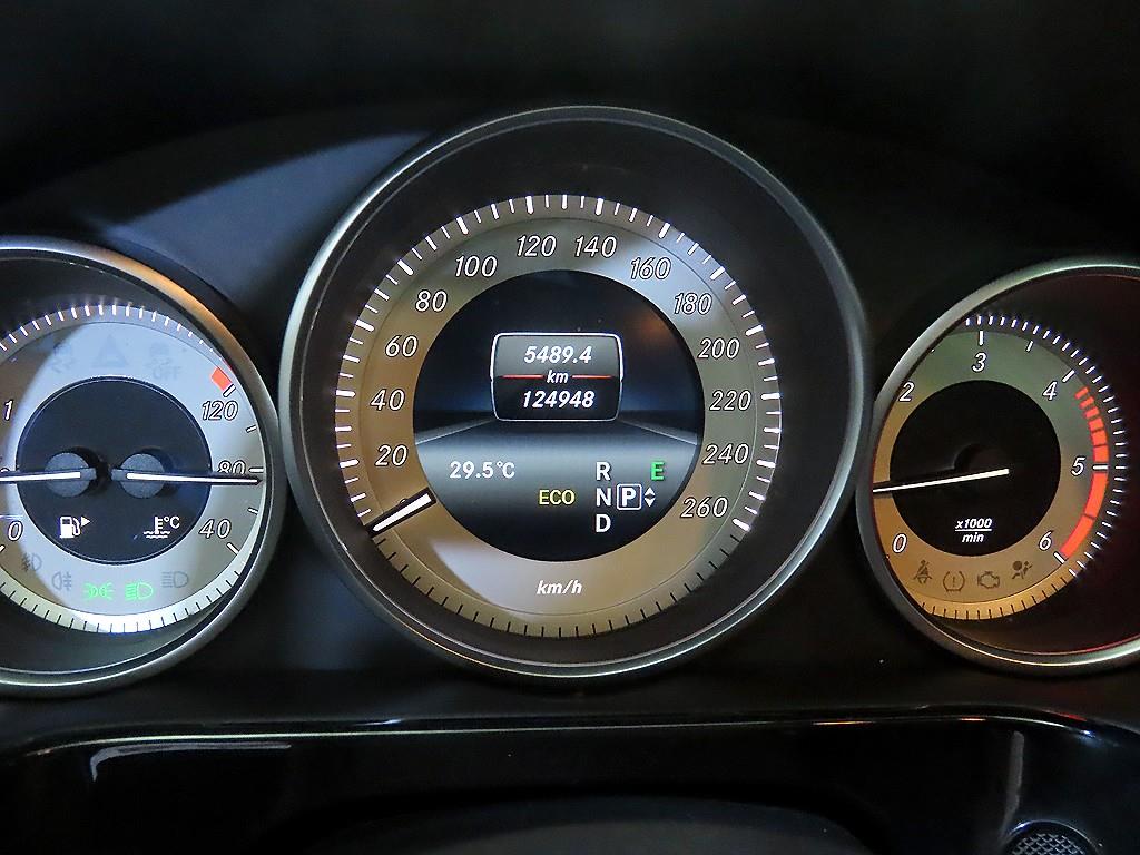 Mercedes Benz E class - Vista 9