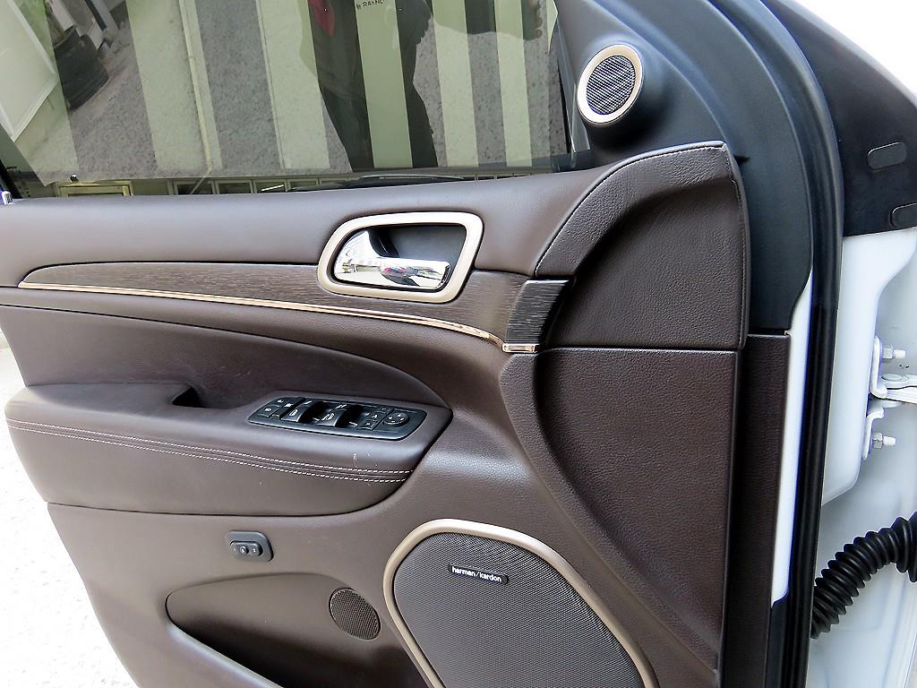Jeep Cherokee - Vista 11