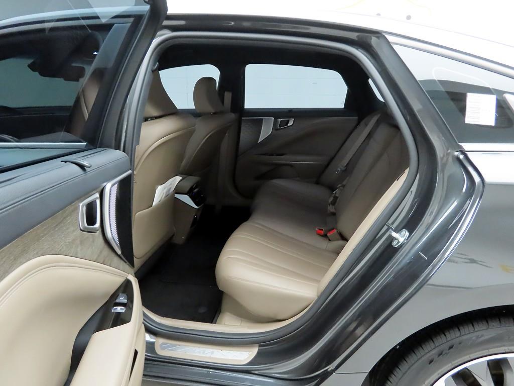 KIA K8 - Vista 12