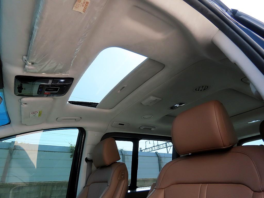 HYUNDAI Staria 2025 Negro - Importación desde Corea - HF Imports Iquique - Foto 15