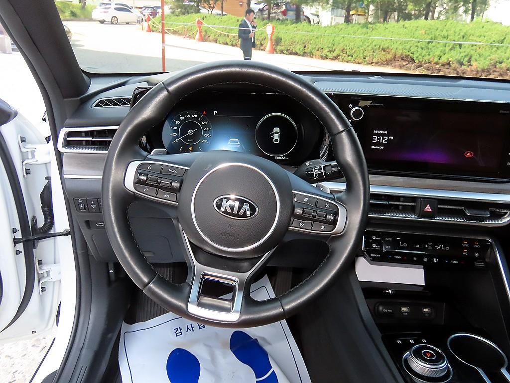 KIA K5 - Vista 8