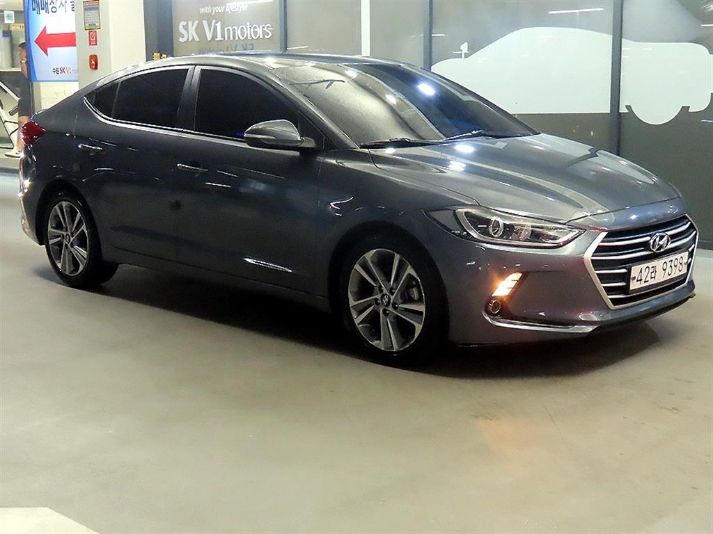 HYUNDAI Avante 2018 Gris - Importación desde Corea - HF Imports Iquique - Foto 1