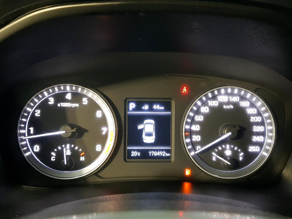 HYUNDAI Sonata - Vista 6