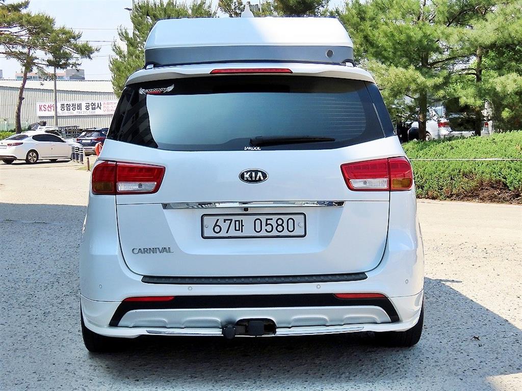 KIA Carnival - Vista 4