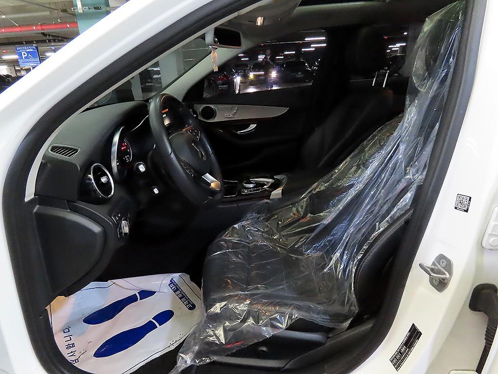 Mercedes Benz C Class - Vista 6