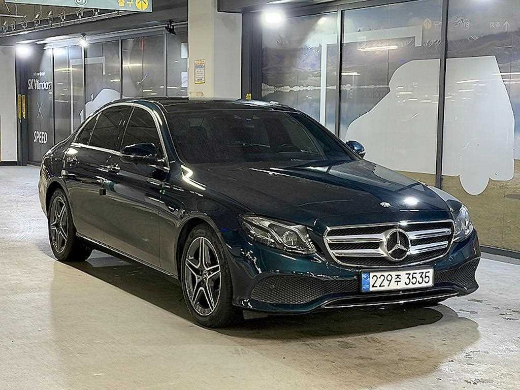 Mercedes Benz E class 2017 Negro - Importación desde Corea - HF Imports Iquique - Foto 1