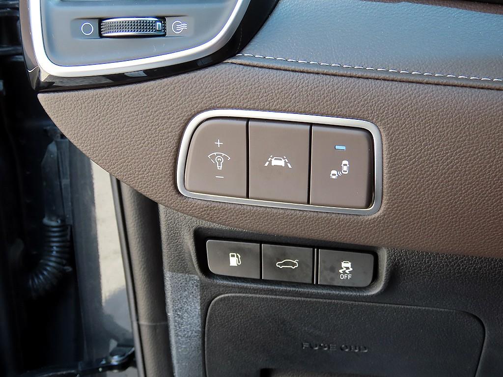 HYUNDAI Grandeur - Vista 12